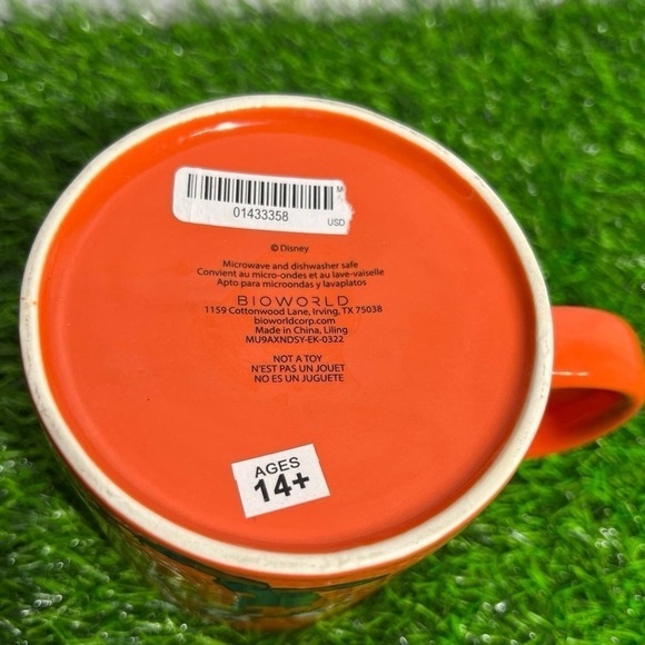 Disney Halloween Coffee Mug Cup Mickey Minnie Donald Daisy Pluto 20oz Ceramic - Picture 7 of 8